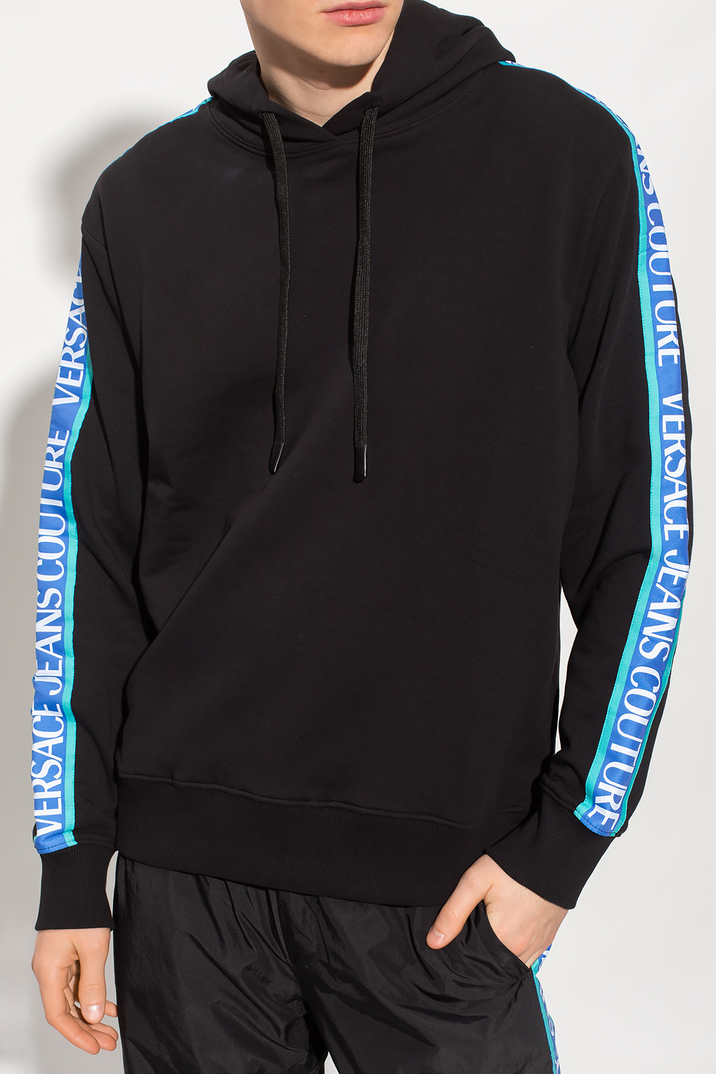 VERSACE JEANS* COUTURE ロゴ スウェットパーカー 長袖 送関込 VERSACE JEANS COUTURE ヴェルサーチェ パーカー ベルサーチ